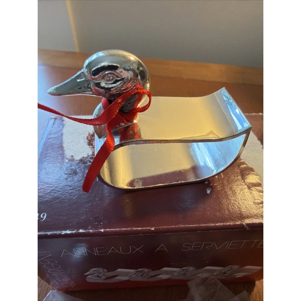 Vtg Set of 4 Silverplated Duck Napkin Rings - FB Rogers F949